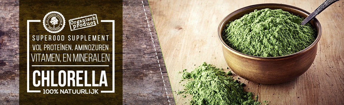 Banner chlorella - Schaal chlorella poeder met daarin lepel en als tekst over proteine, aminozuren, vitaminen en mineralen