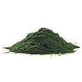Een hoopje chlorella poeder op een witte achtergrond Een hoopje chlorella poeder op een witte achtergrond
