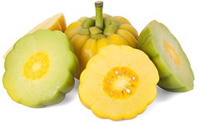 Een garcinia cambogia vrucht omring door halve garcnia vruchten Een garcinia cambogia vrucht omring door halve garcnia vruchten